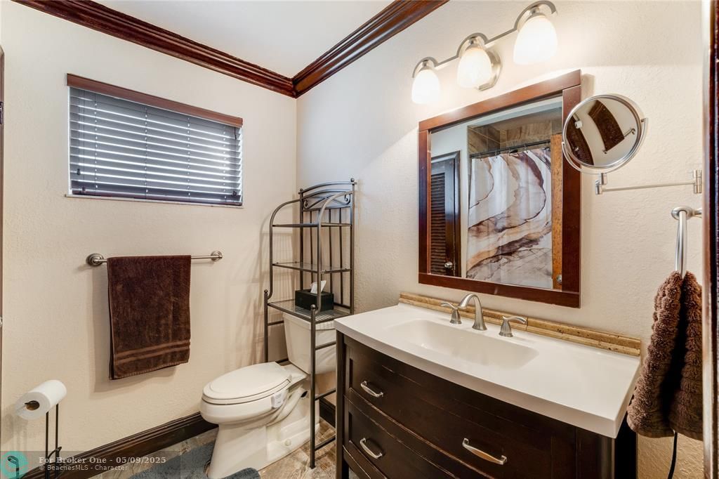 Recently Sold: $699,000 (3 beds, 2 baths, 1953 Square Feet)