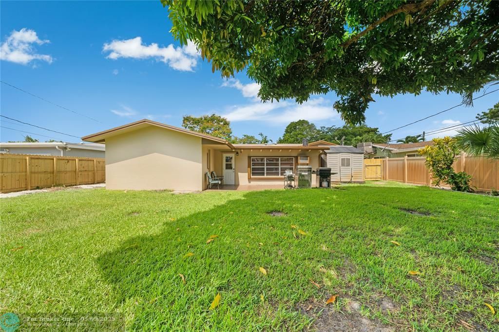 Recently Sold: $699,000 (3 beds, 2 baths, 1953 Square Feet)