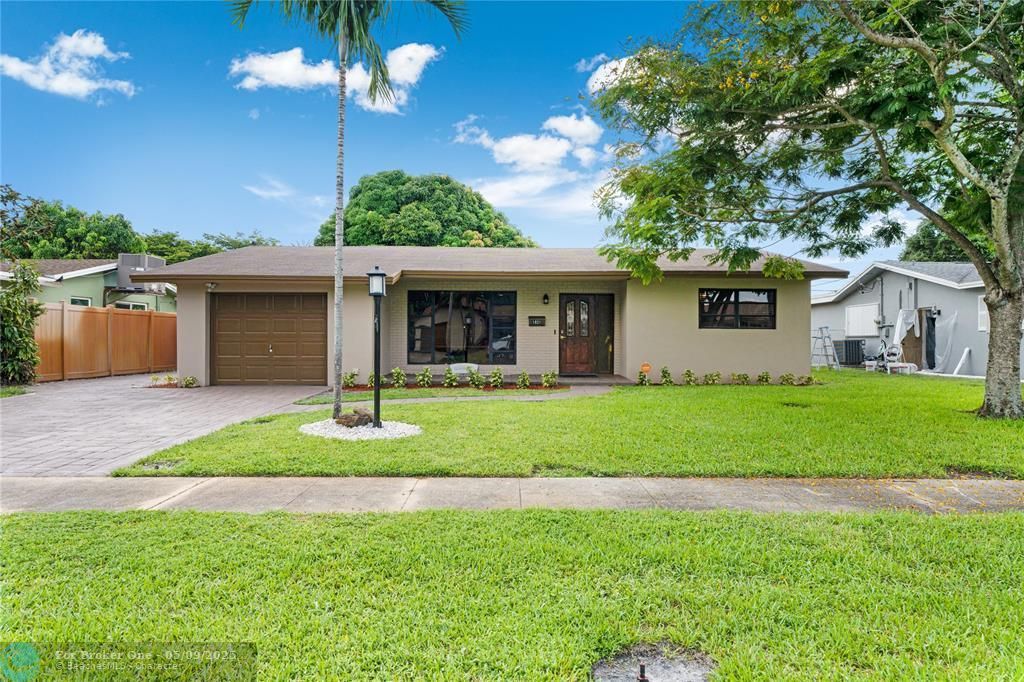 Recently Sold: $699,000 (3 beds, 2 baths, 1953 Square Feet)