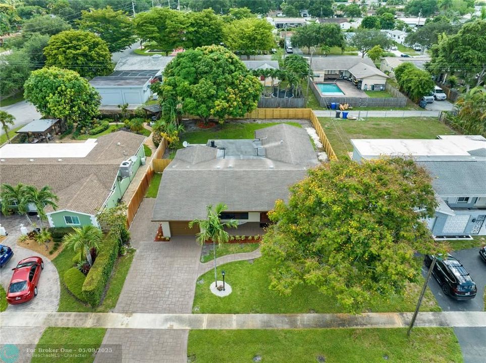 Recently Sold: $699,000 (3 beds, 2 baths, 1953 Square Feet)