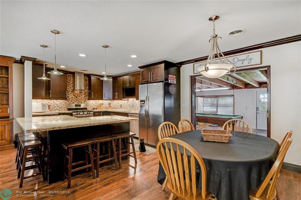 Recently Sold: $699,000 (3 beds, 2 baths, 1953 Square Feet)