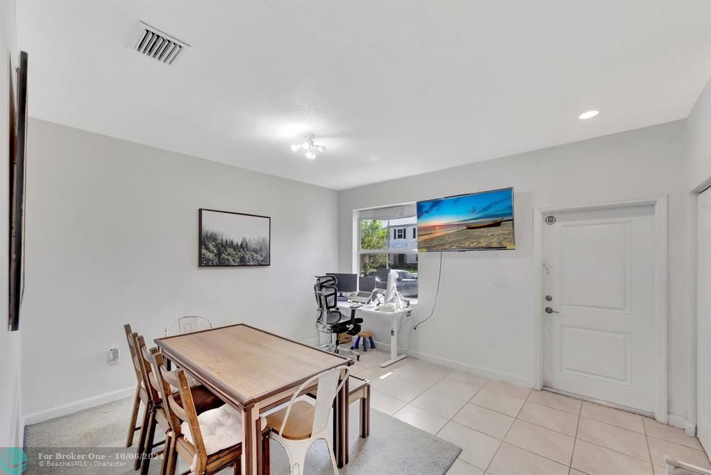 For Sale: $415,000 (3 beds, 2 baths, 1393 Square Feet)