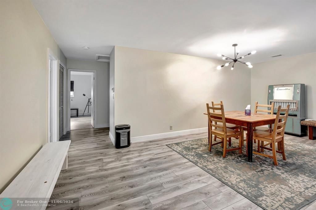 Active With Contract: $707,000 (4 beds, 2 baths, 2298 Square Feet)