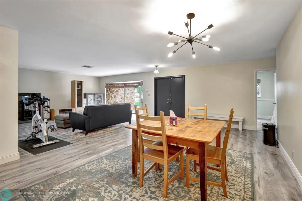 Active With Contract: $707,000 (4 beds, 2 baths, 2298 Square Feet)