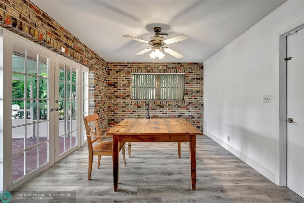 Active With Contract: $707,000 (4 beds, 2 baths, 2298 Square Feet)