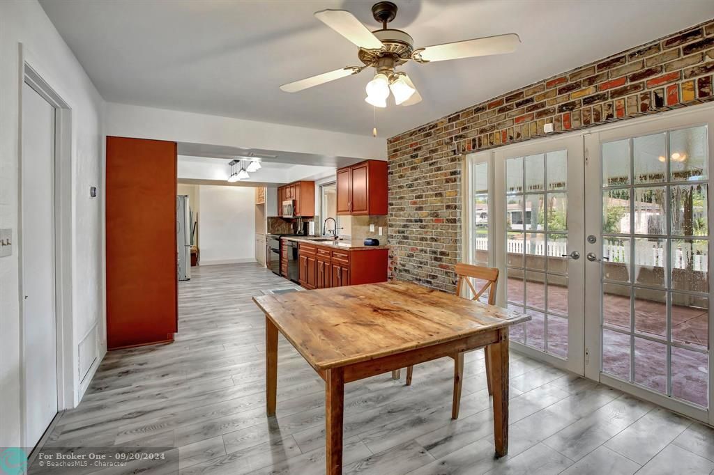 Active With Contract: $707,000 (4 beds, 2 baths, 2298 Square Feet)