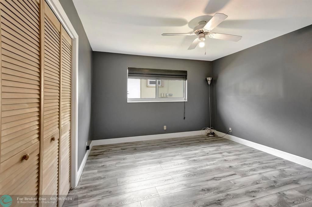 Active With Contract: $707,000 (4 beds, 2 baths, 2298 Square Feet)