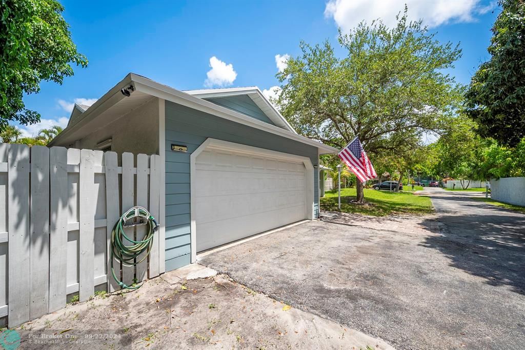 For Sale: $639,995 (3 beds, 2 baths, 1909 Square Feet)