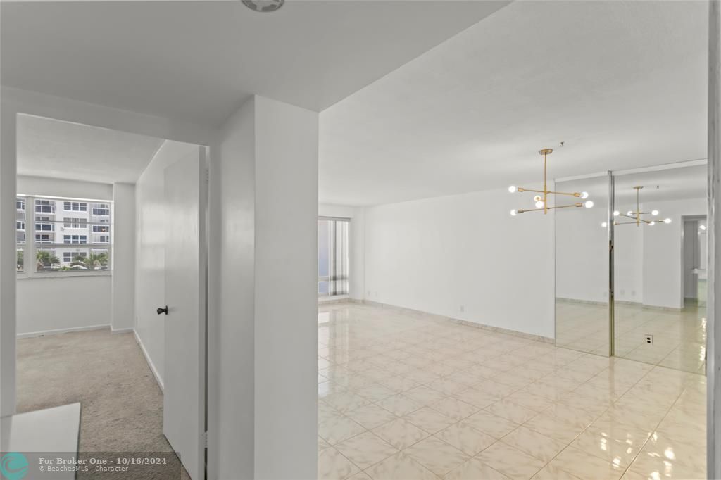 Active With Contract: $2,500 (1 beds, 1 baths, 1112 Square Feet)