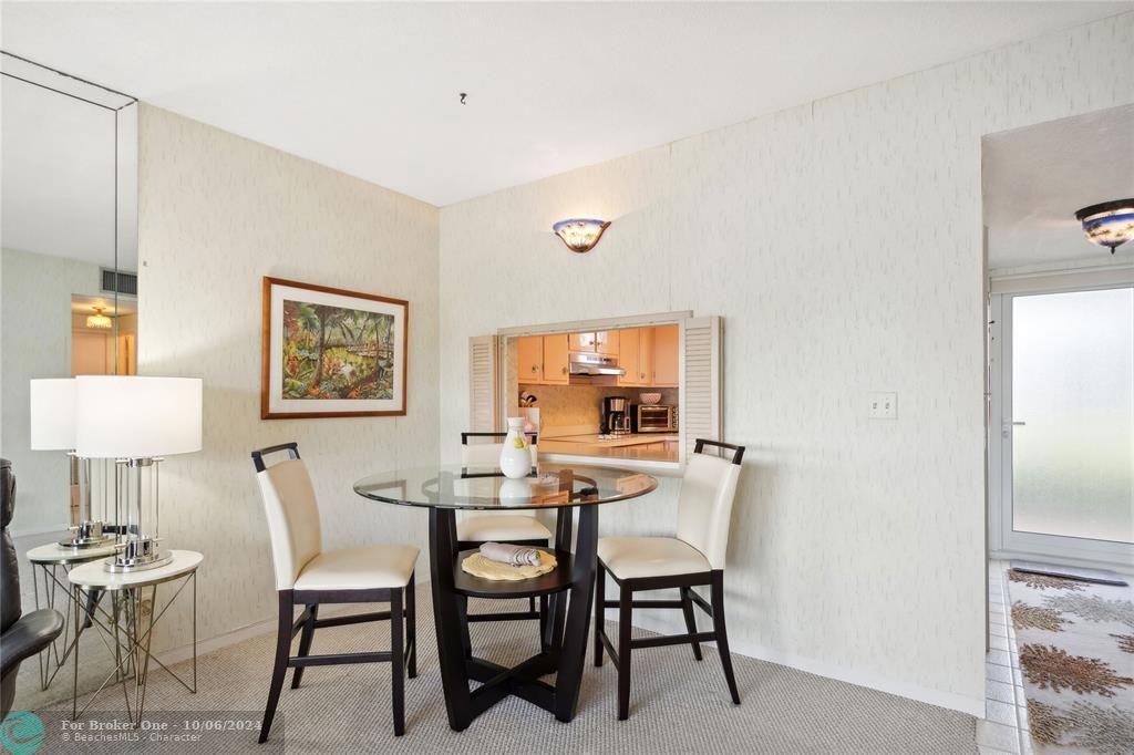 Active With Contract: $1,975 (1 beds, 1 baths, 1000 Square Feet)