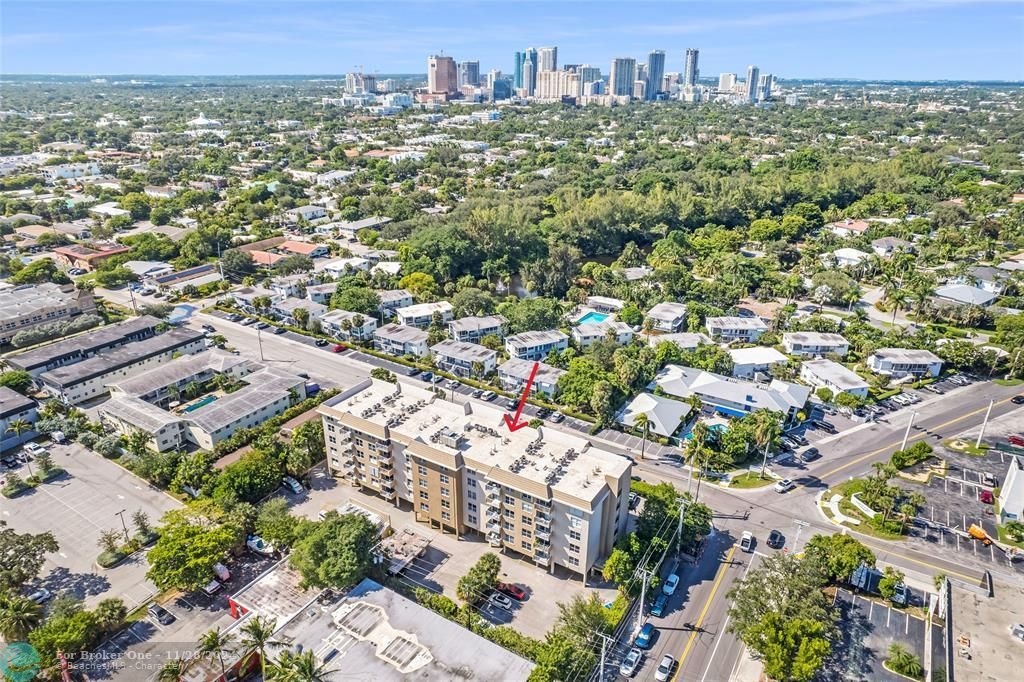 Active With Contract: $314,000 (2 beds, 2 baths, 830 Square Feet)