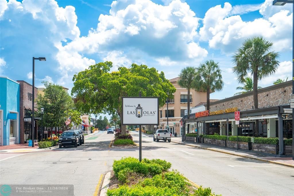 Active With Contract: $314,000 (2 beds, 2 baths, 830 Square Feet)