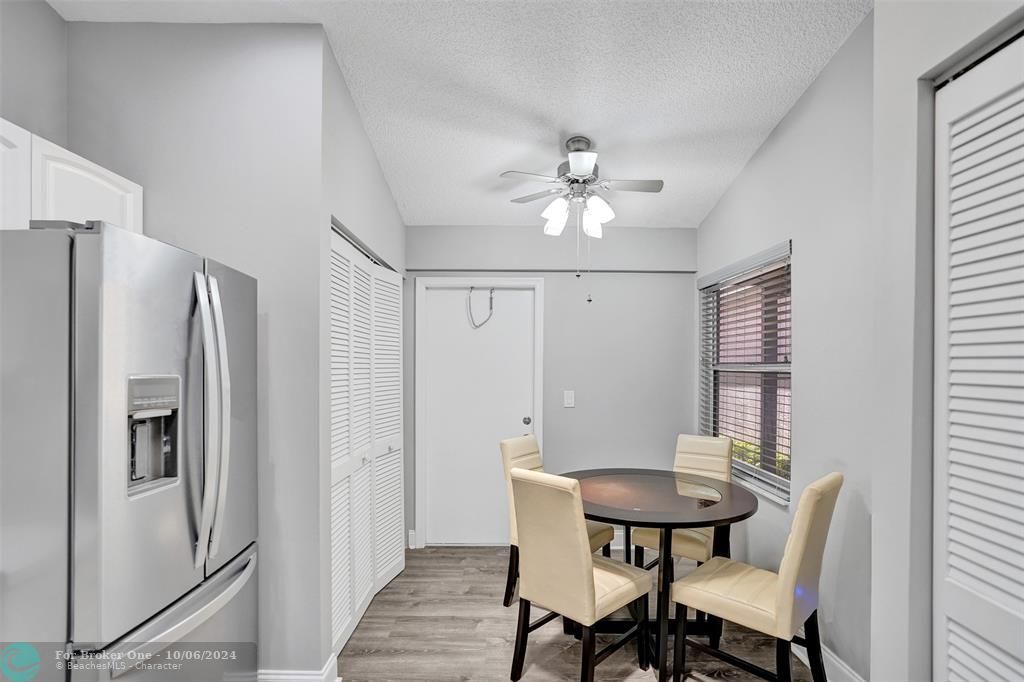 For Sale: $329,900 (2 beds, 2 baths, 1374 Square Feet)