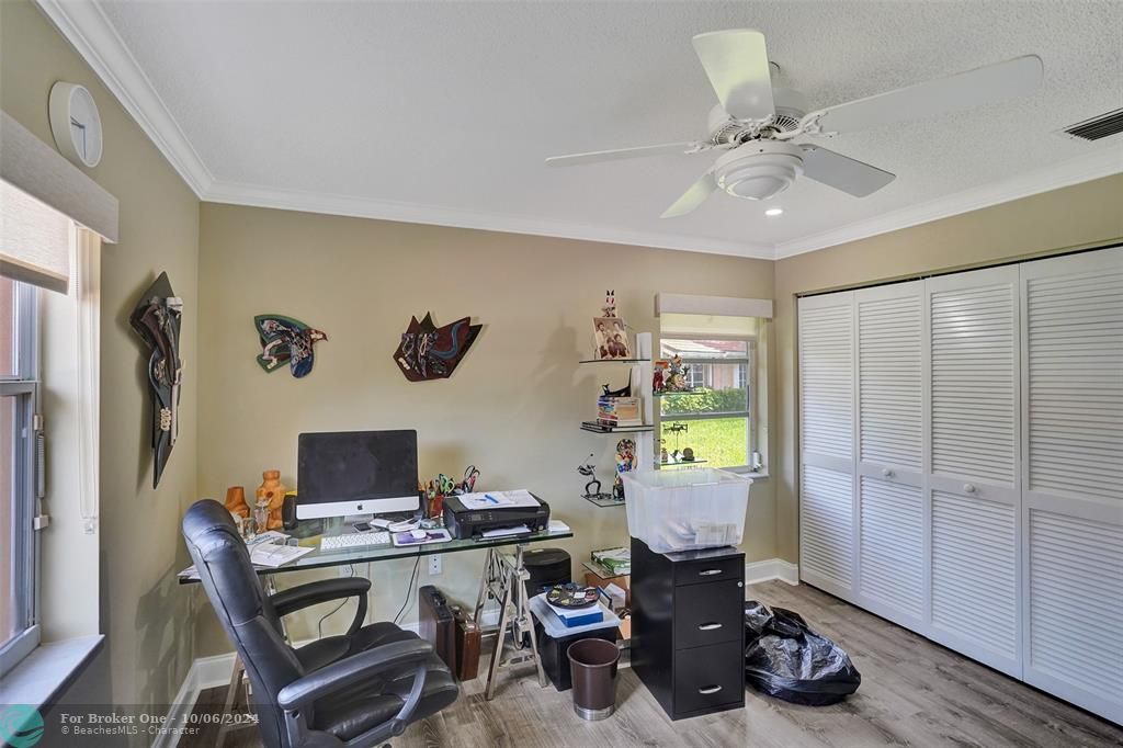 For Sale: $329,900 (2 beds, 2 baths, 1374 Square Feet)