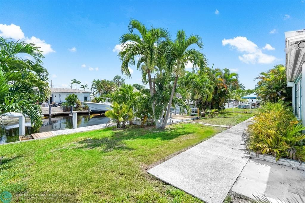 For Sale: $1,175,000 (3 beds, 2 baths, 1404 Square Feet)