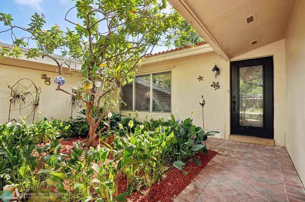 Recently Sold: $599,000 (3 beds, 2 baths, 1666 Square Feet)