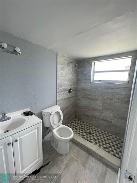 Recently Sold: $240,000 (2 beds, 2 baths, 910 Square Feet)