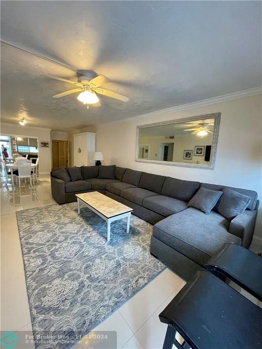 Active With Contract: $3,895 (1 beds, 1 baths, 950 Square Feet)