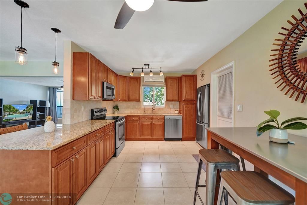 Active With Contract: $585,000 (3 beds, 2 baths, 1498 Square Feet)