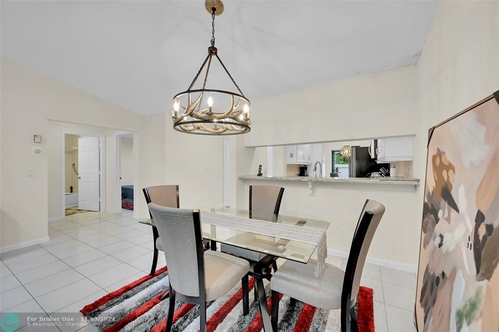 Active With Contract: $3,000 (2 beds, 2 baths, 1385 Square Feet)