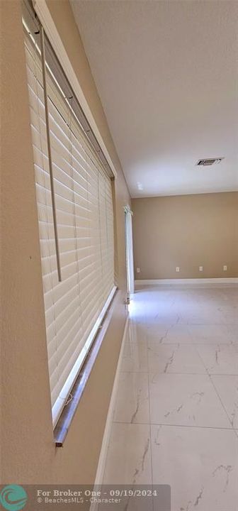 Active With Contract: $2,800 (3 beds, 2 baths, 1441 Square Feet)