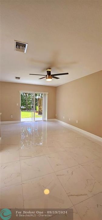 Active With Contract: $2,800 (3 beds, 2 baths, 1441 Square Feet)