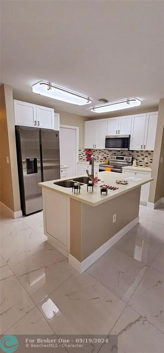 Active With Contract: $2,800 (3 beds, 2 baths, 1441 Square Feet)