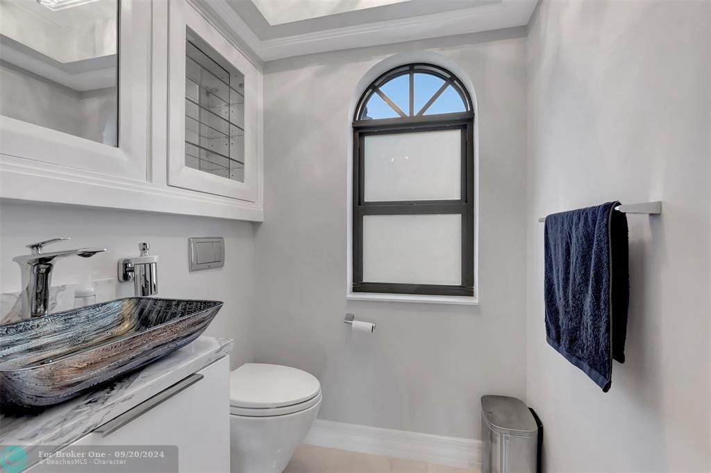 For Sale: $4,100,000 (3 beds, 3 baths, 2917 Square Feet)