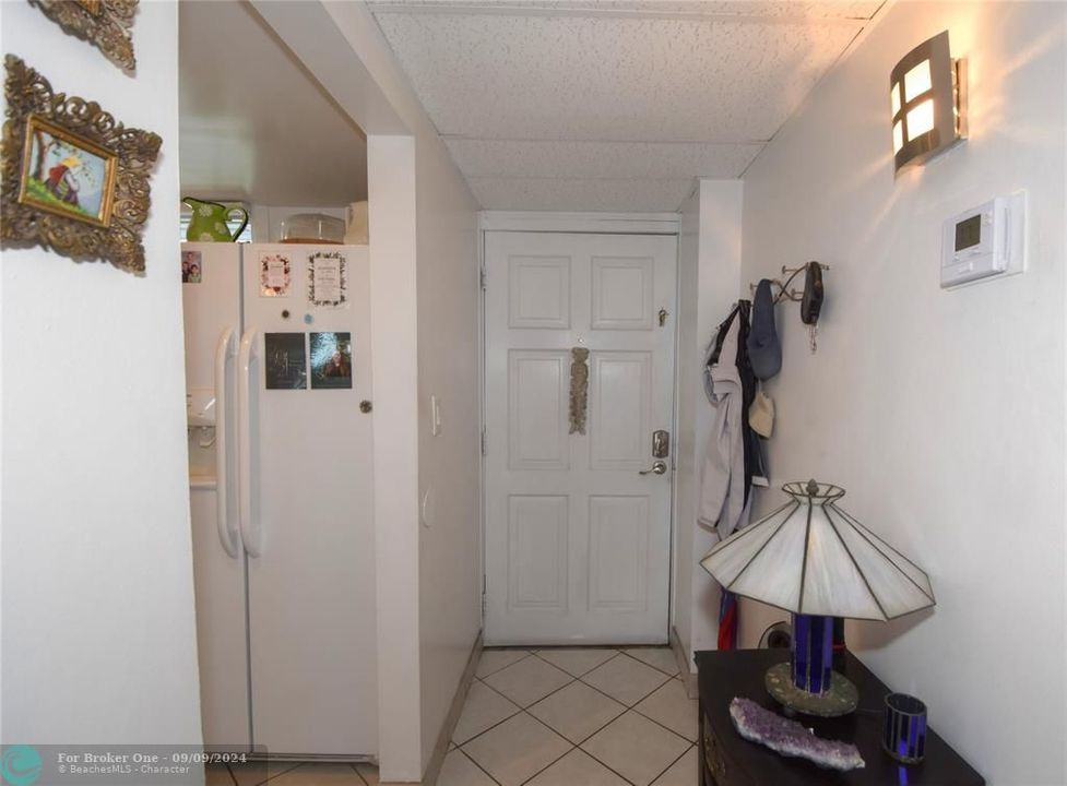 For Sale: $198,000 (2 beds, 2 baths, 975 Square Feet)