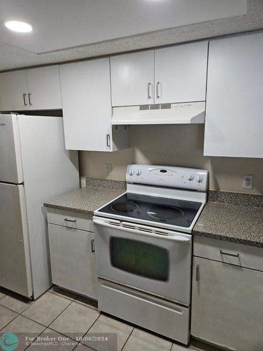 For Rent: $2,200 (2 beds, 2 baths, 1246 Square Feet)