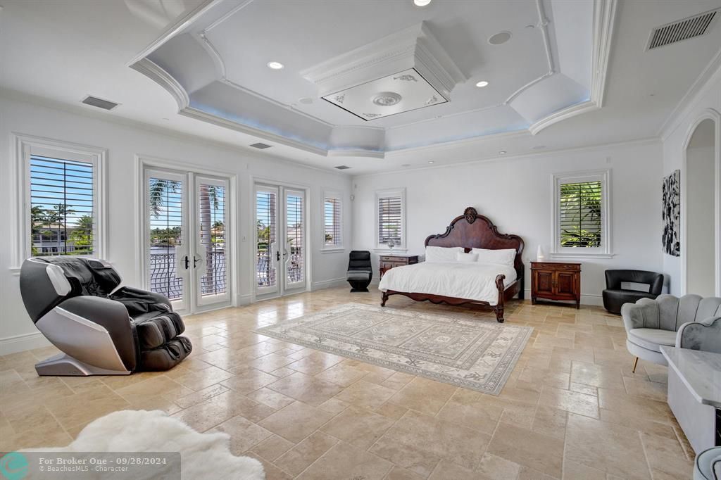 For Sale: $9,295,000 (6 beds, 7 baths, 9038 Square Feet)