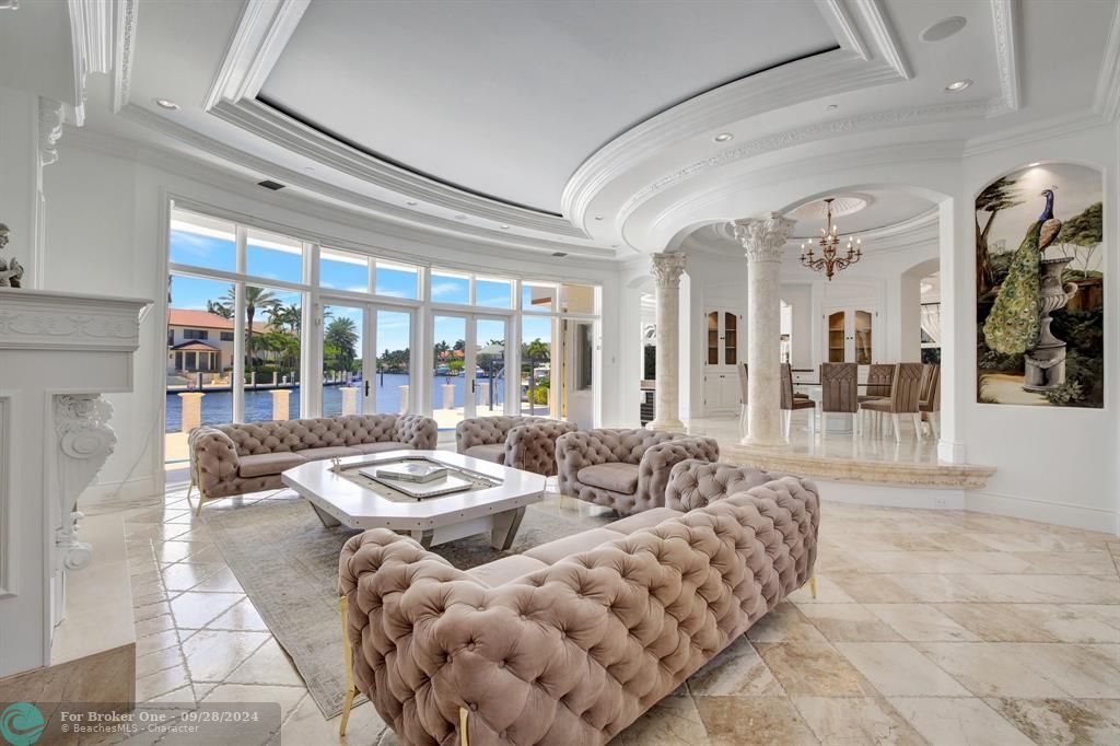 For Sale: $9,295,000 (6 beds, 7 baths, 9038 Square Feet)