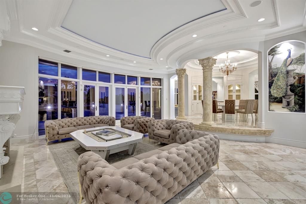 For Sale: $9,295,000 (6 beds, 7 baths, 9038 Square Feet)