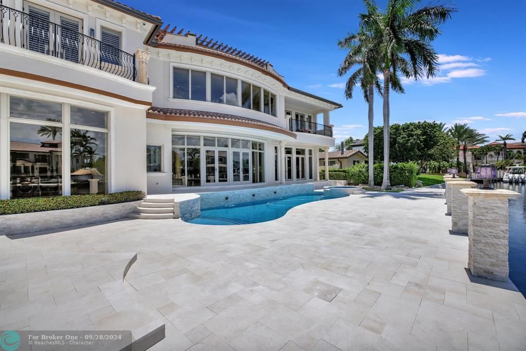 For Sale: $9,295,000 (6 beds, 7 baths, 9038 Square Feet)