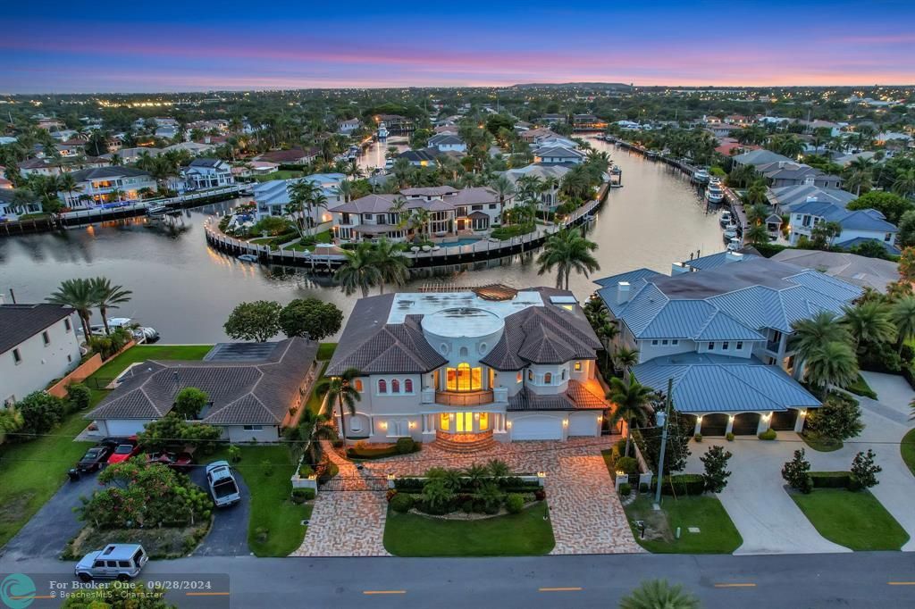 For Sale: $9,295,000 (6 beds, 7 baths, 9038 Square Feet)