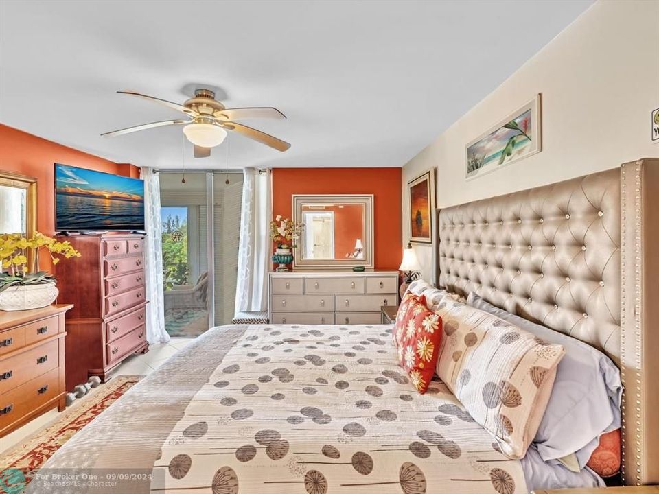 Active With Contract: $315,000 (3 beds, 2 baths, 1300 Square Feet)