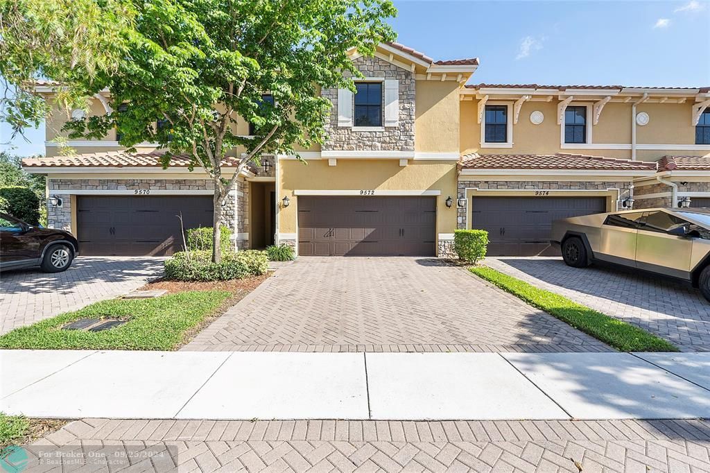 Active With Contract: $4,200 (4 beds, 3 baths, 1714 Square Feet)