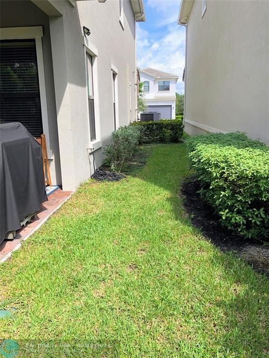 Active With Contract: $5,200 (4 beds, 2 baths, 2910 Square Feet)