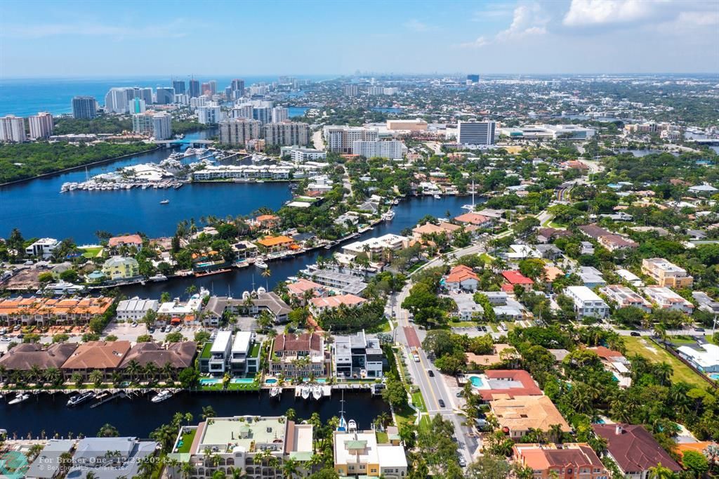 Active With Contract: $1,050,000 (3 beds, 2 baths, 2516 Square Feet)