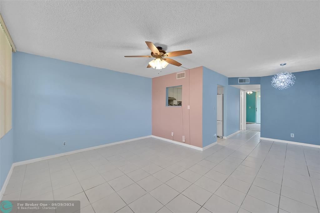 For Sale: $97,777 (1 beds, 1 baths, 600 Square Feet)