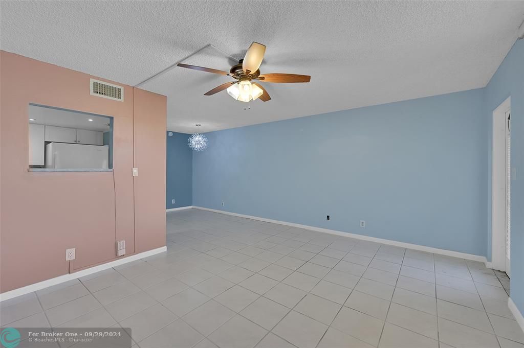 For Sale: $97,777 (1 beds, 1 baths, 600 Square Feet)