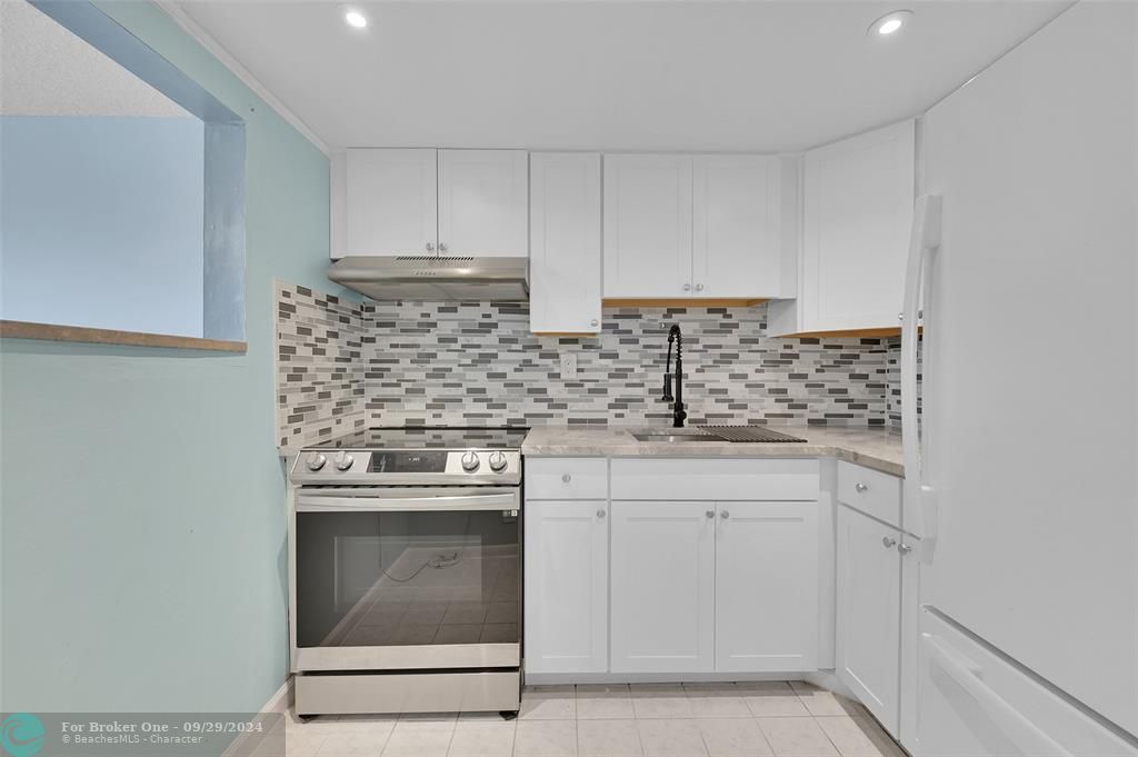 For Sale: $97,777 (1 beds, 1 baths, 600 Square Feet)