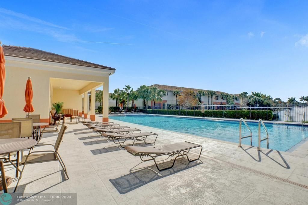 Active With Contract: $625,000 (3 beds, 2 baths, 2733 Square Feet)