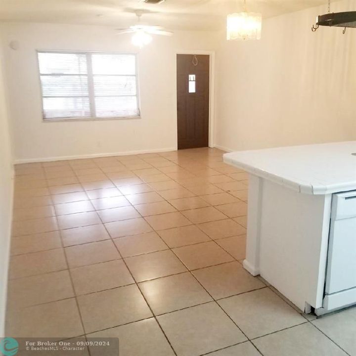 En Venta: $2,800 (3 camas, 2 baños, 1402 Pies cuadrados)