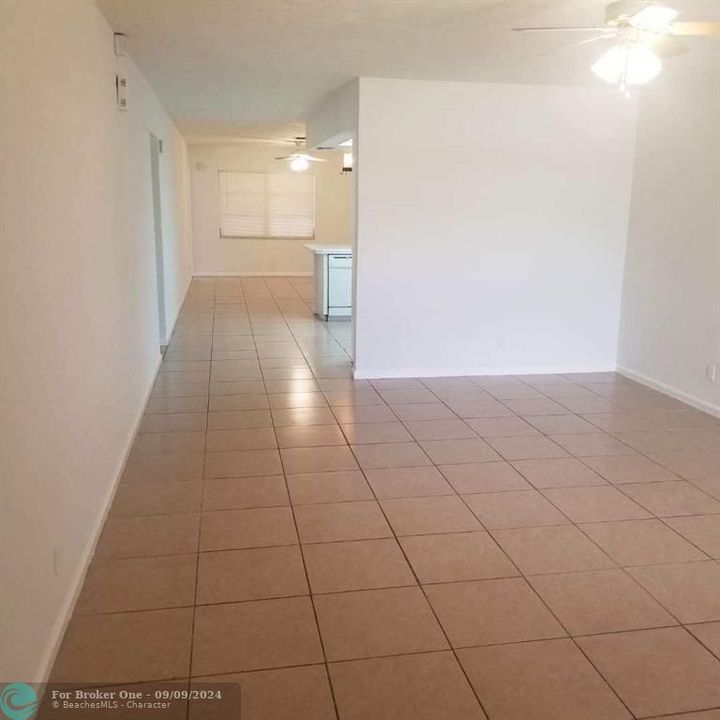 For Sale: $2,800 (3 beds, 2 baths, 1402 Square Feet)