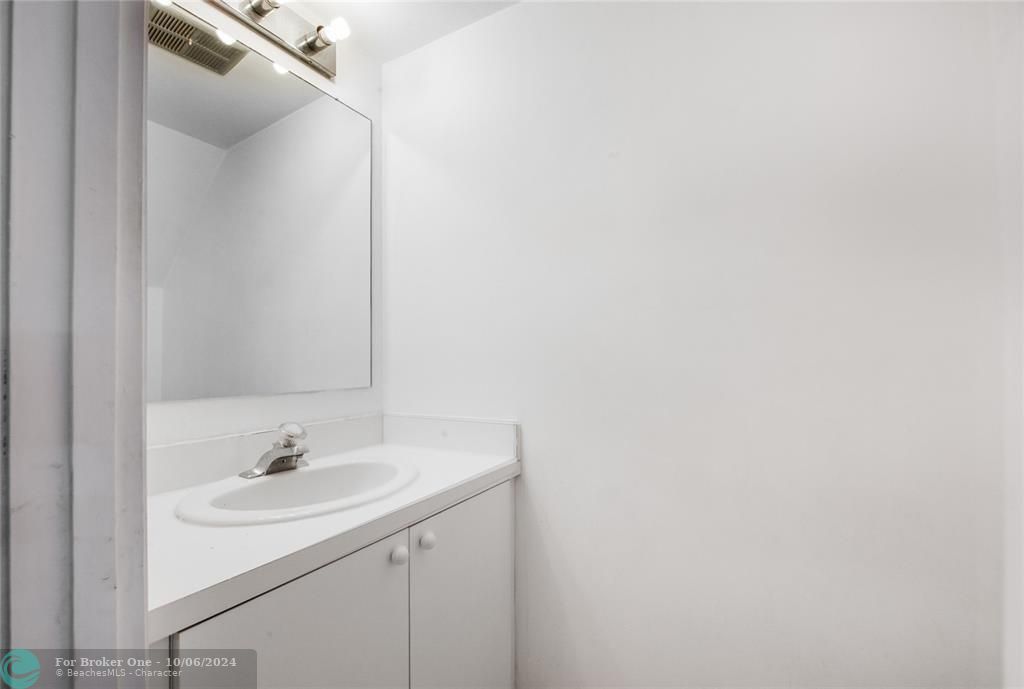 For Sale: $340,000 (2 beds, 2 baths, 1395 Square Feet)