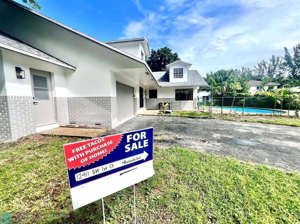 For Sale: $745,000 (3 beds, 2 baths, 1982 Square Feet)