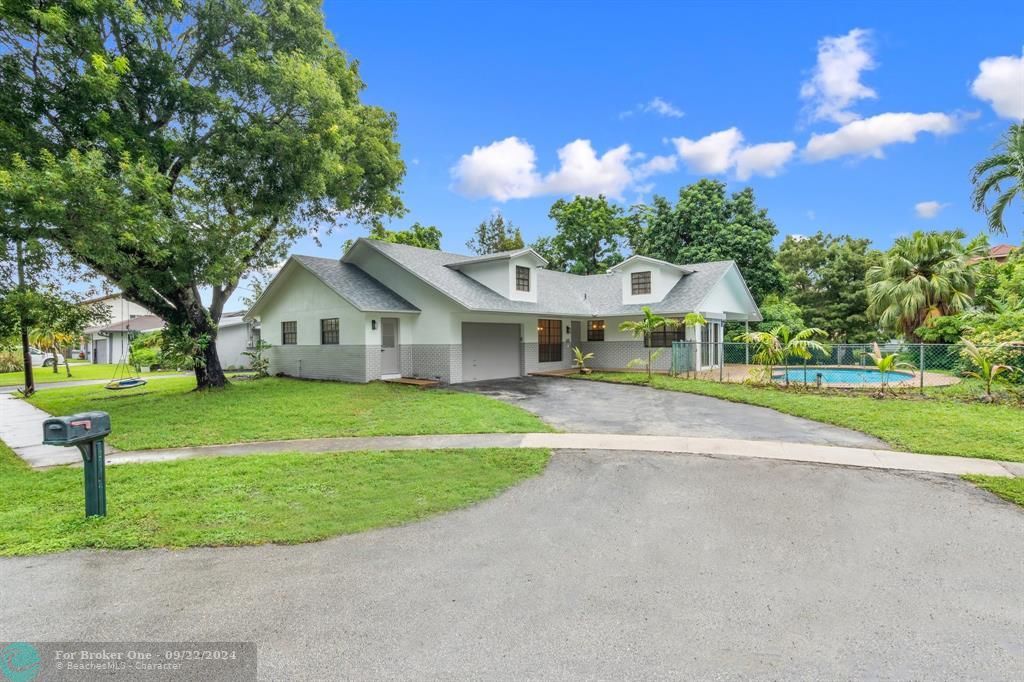 For Sale: $745,000 (3 beds, 2 baths, 1982 Square Feet)