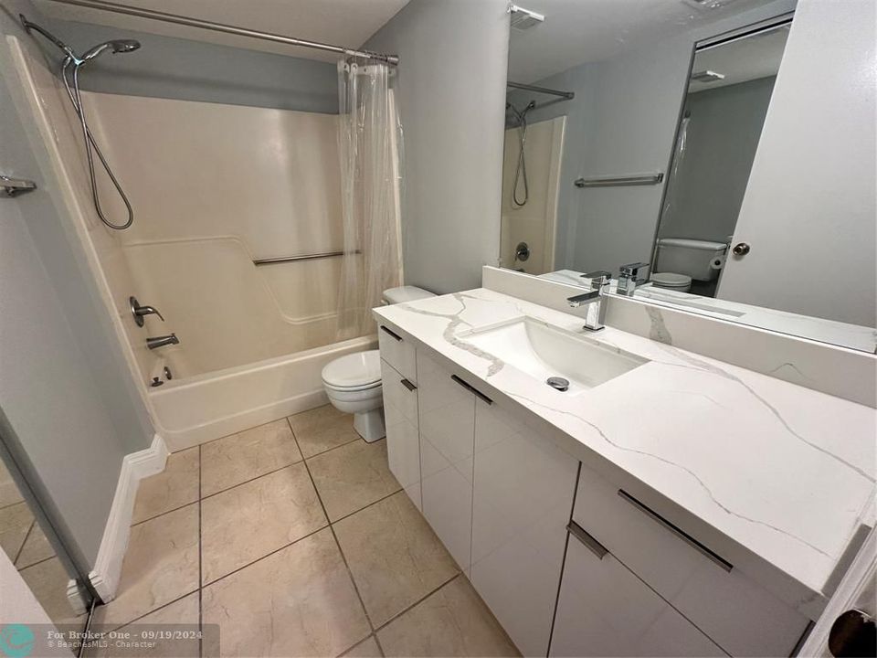 Active With Contract: $1,650 (1 beds, 1 baths, 0 Square Feet)