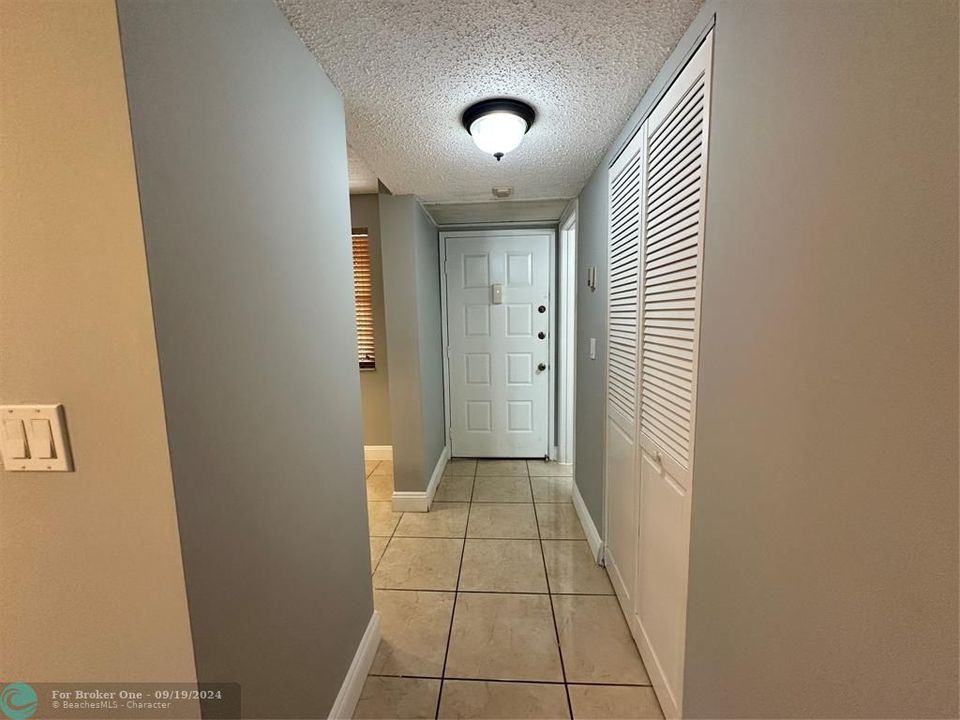 Active With Contract: $1,650 (1 beds, 1 baths, 0 Square Feet)